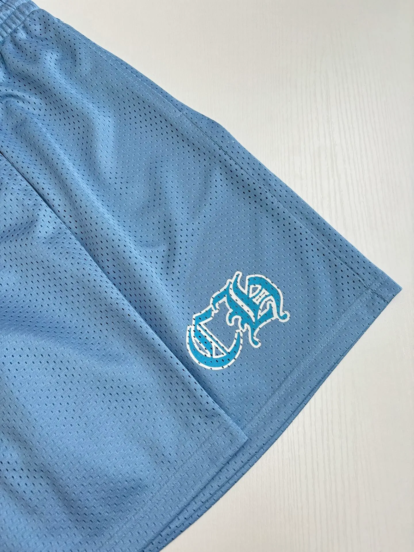 P260 Chrome Heart*/Ch Chrome Heart 25SS mesh glitter blue ice hockey shorts. The fabric is made of high-density 100D bird's eye cloth. Double-sided mesh positioning is very time-consuming. The cost of labor loss is very high. It is not a single-layer thin transparent bottom junk product on the market. Same style for men and women. OS version Size: S/M/L